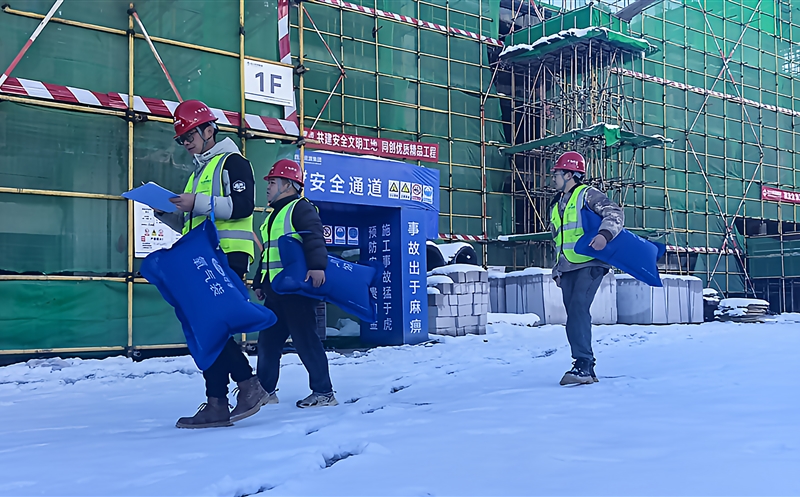 雪锁高原，，，，，，匠心坚守∣攀西公司梭罗沟 项目部首雪日工作纪实