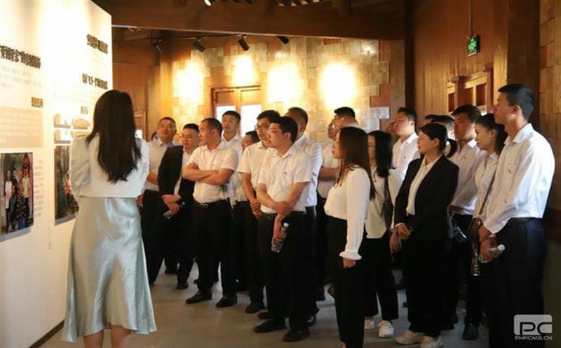 四川Z6尊龙凯时二八一大队党委在西昌家风馆开展“弘扬清廉家风，，，，，，，传承廉洁家训”警示教育活动
