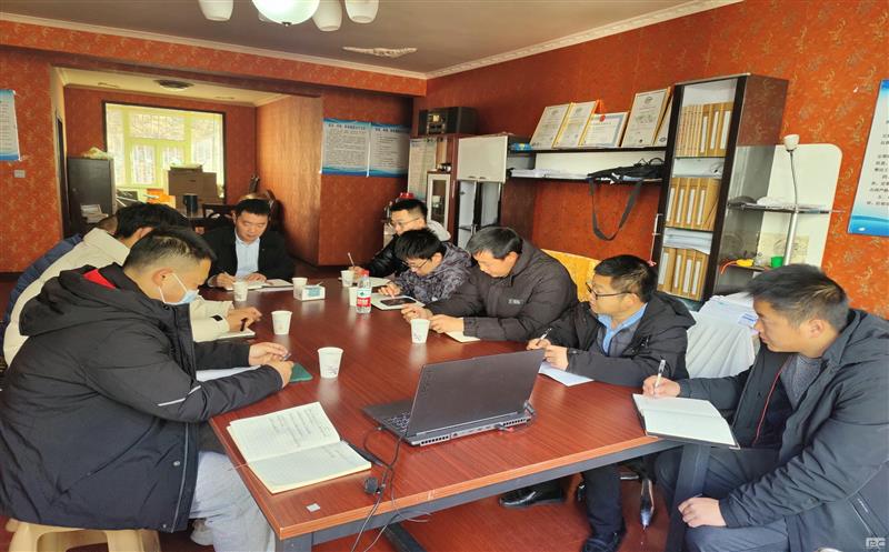 阔步开启新征程，，，，，，，奋斗续写新篇章