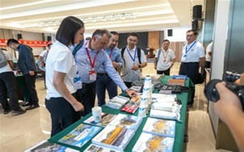 坚守二十载，，，，，，，，可可托海世界地质公园首次再评估圆满落幕